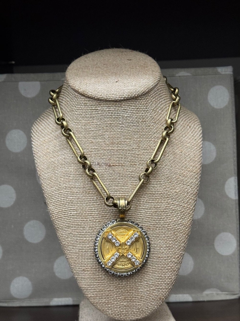 Women's French Kande Necklace